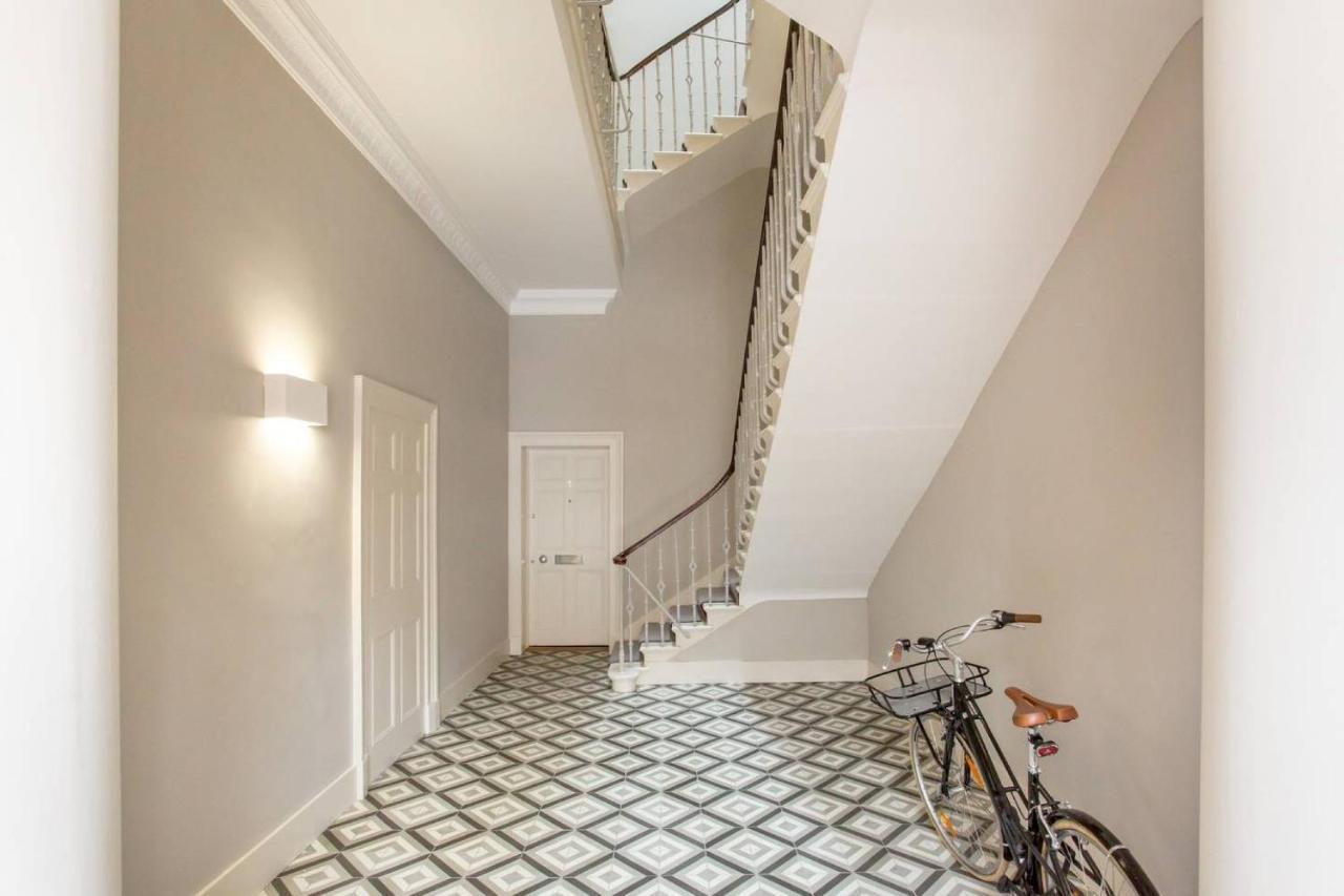 Altido Quiet City Centre Spacious Apartment エディンバラ エクステリア 写真