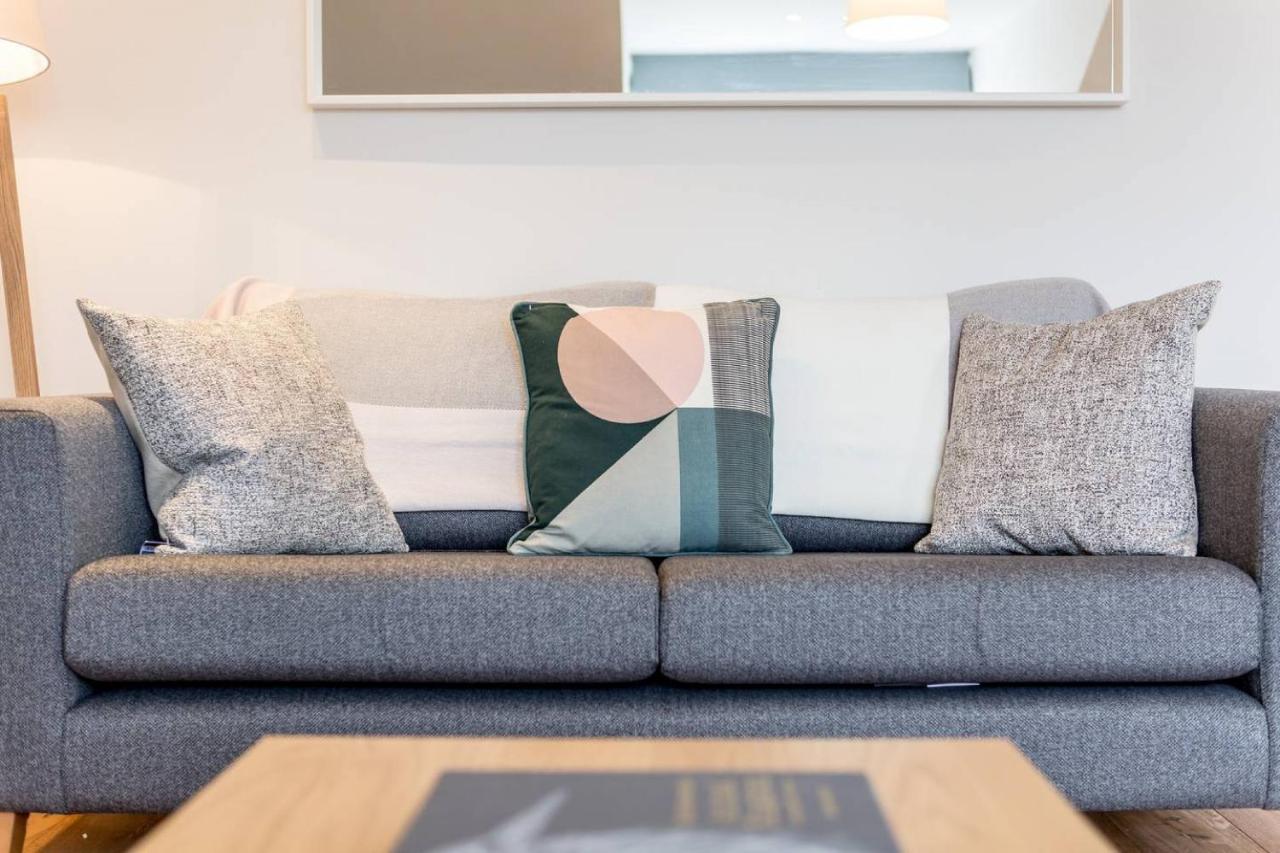 Altido Quiet City Centre Spacious Apartment エディンバラ エクステリア 写真