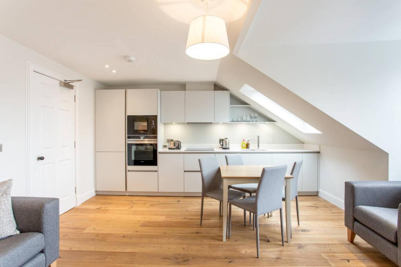 Altido Quiet City Centre Spacious Apartment エディンバラ エクステリア 写真