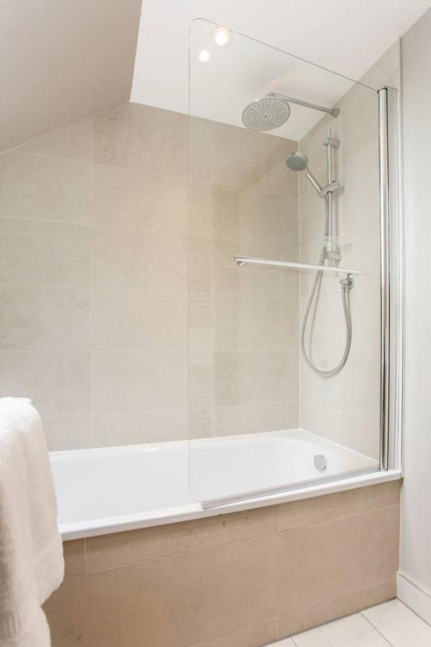 Altido Quiet City Centre Spacious Apartment エディンバラ エクステリア 写真