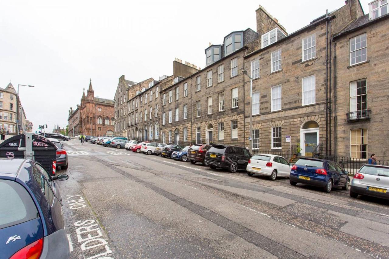 Altido Quiet City Centre Spacious Apartment エディンバラ エクステリア 写真
