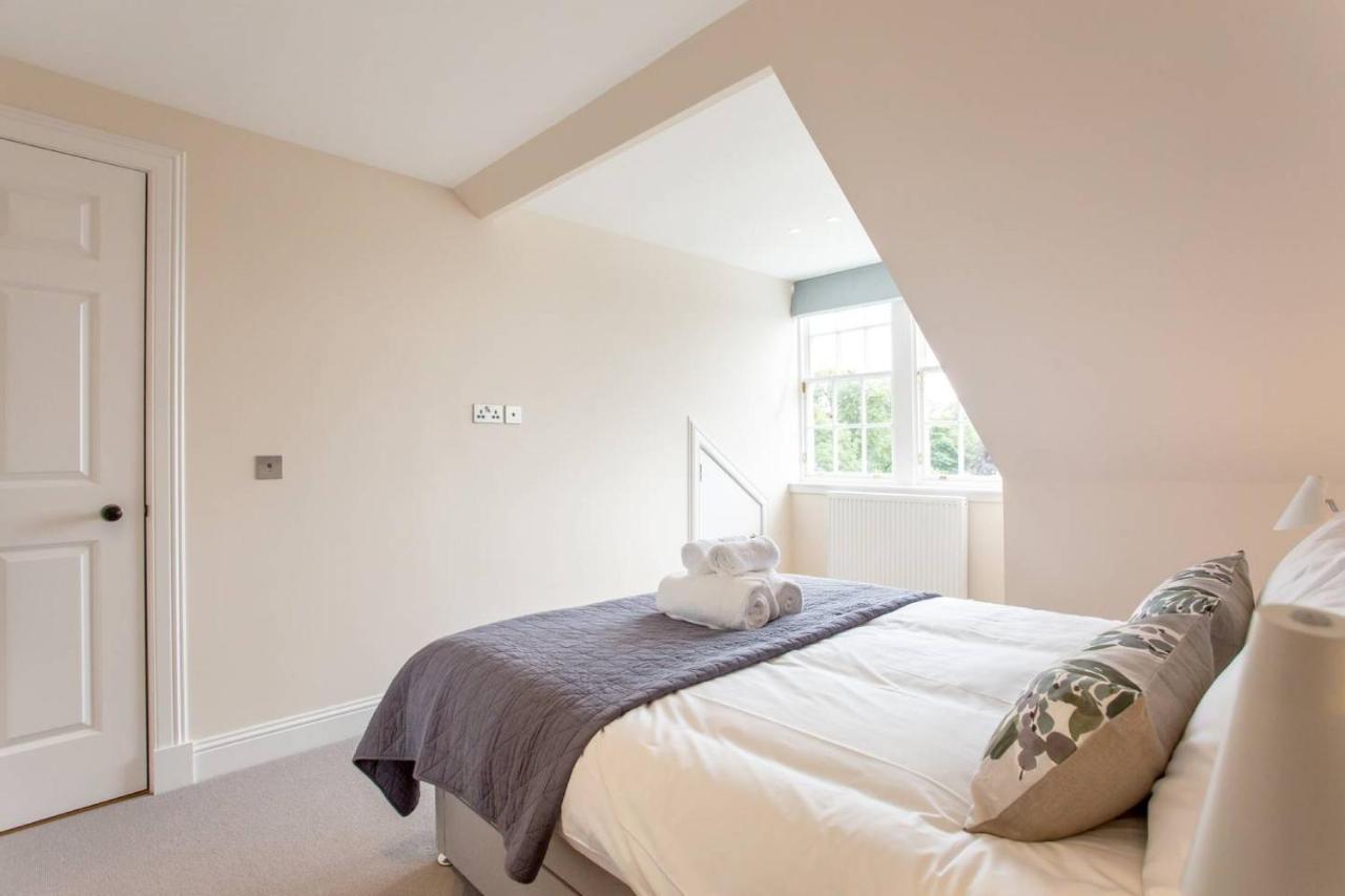 Altido Quiet City Centre Spacious Apartment エディンバラ エクステリア 写真