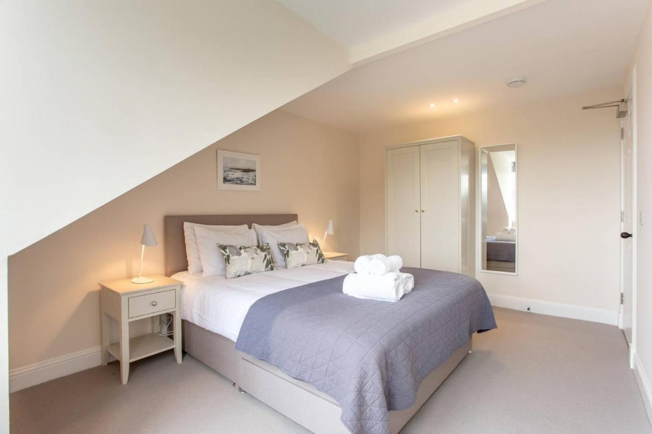 Altido Quiet City Centre Spacious Apartment エディンバラ エクステリア 写真